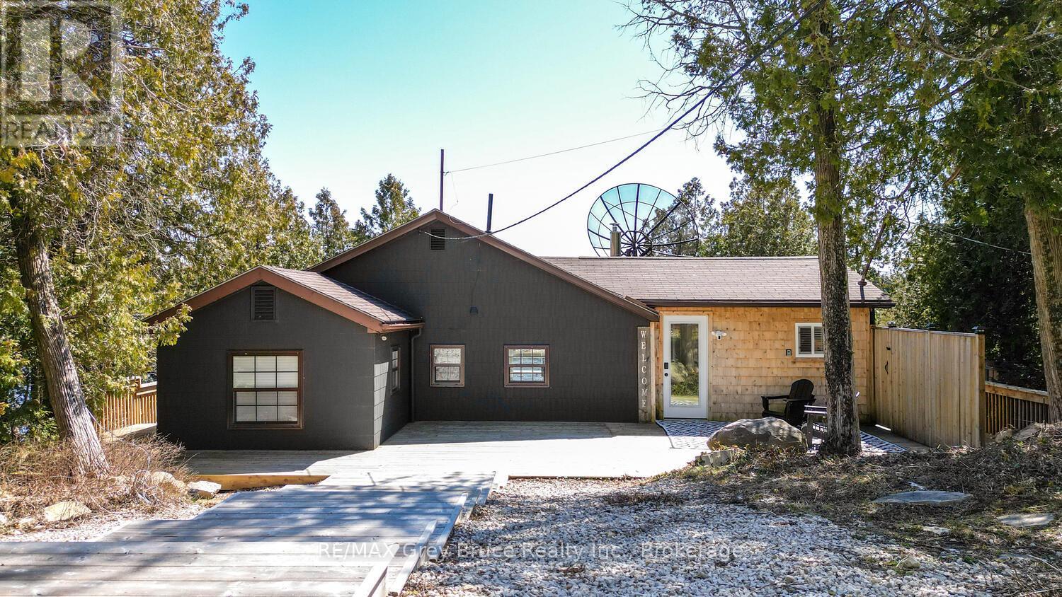 59 Simpson Avenue, Northern Bruce Peninsula, Ontario  N0H 2R0 - Photo 14 - X12140653