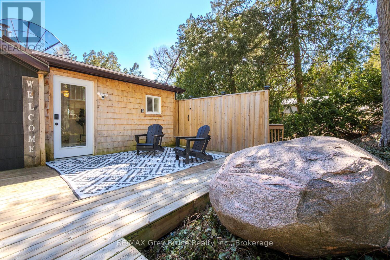 59 Simpson Avenue, Northern Bruce Peninsula, Ontario  N0H 2R0 - Photo 15 - X12140653