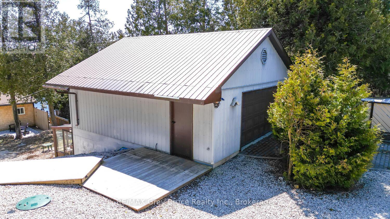 59 Simpson Avenue, Northern Bruce Peninsula, Ontario  N0H 2R0 - Photo 39 - X12140653