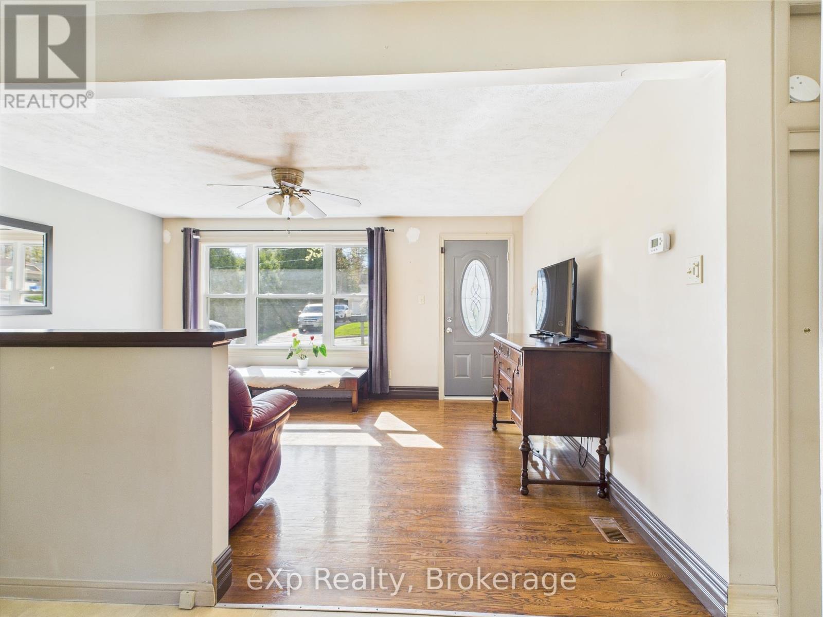 2321 5th Avenue W, Owen Sound, Ontario  N4K 5C7 - Photo 4 - X12140674
