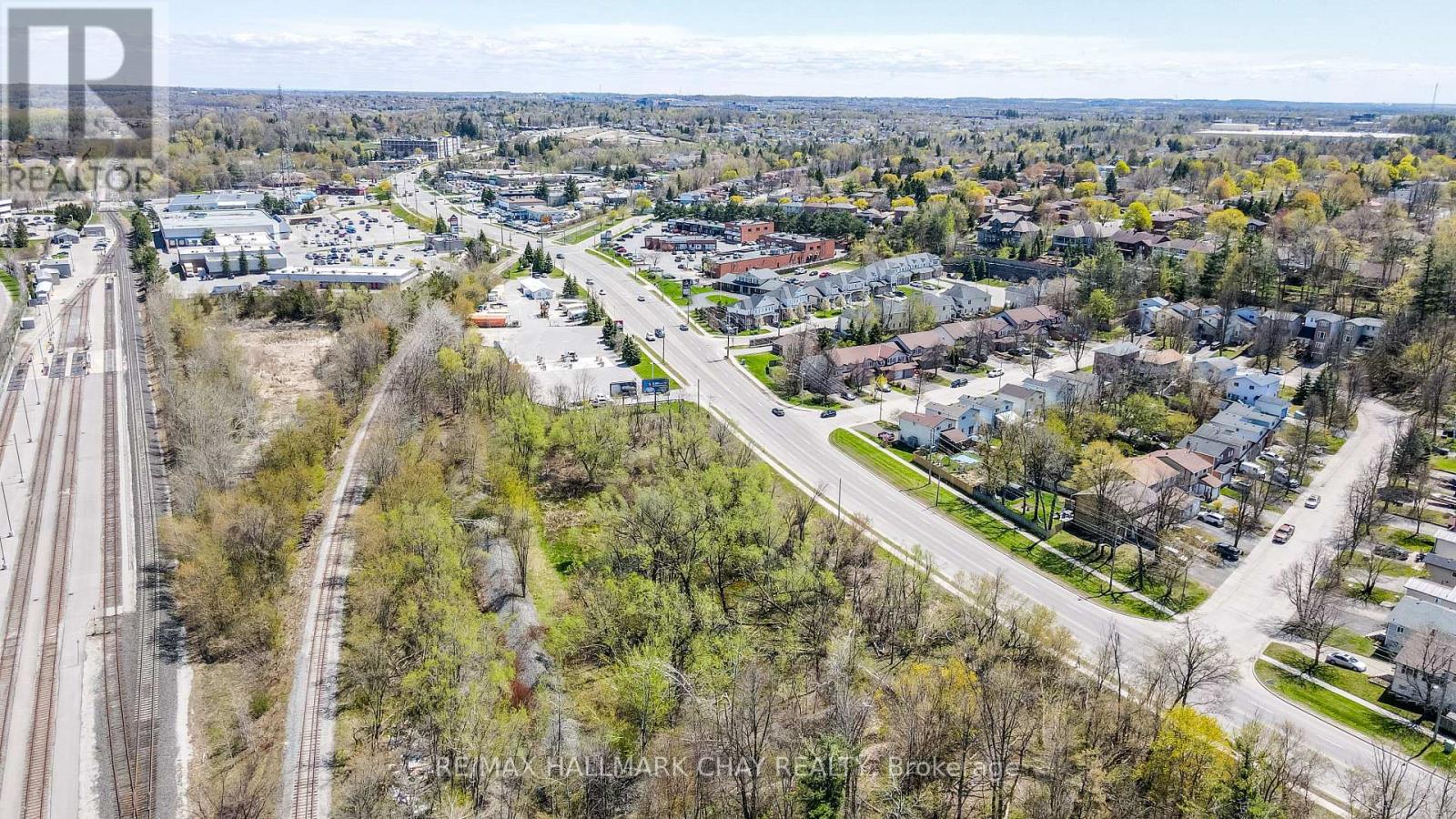 82 Melinda Crescent, Barrie, Ontario  L4N 5G6 - Photo 36 - S12140660
