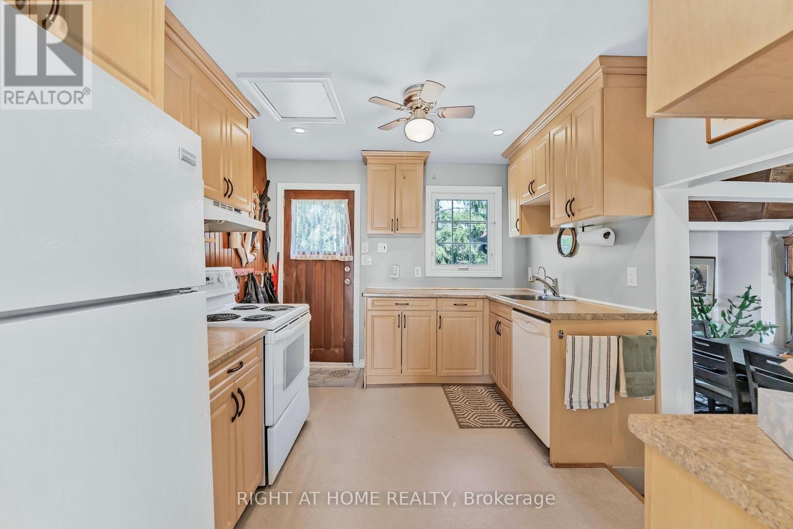 113 Minnetonka Road, Innisfil, Ontario  L9S 2V8 - Photo 8 - N12122791