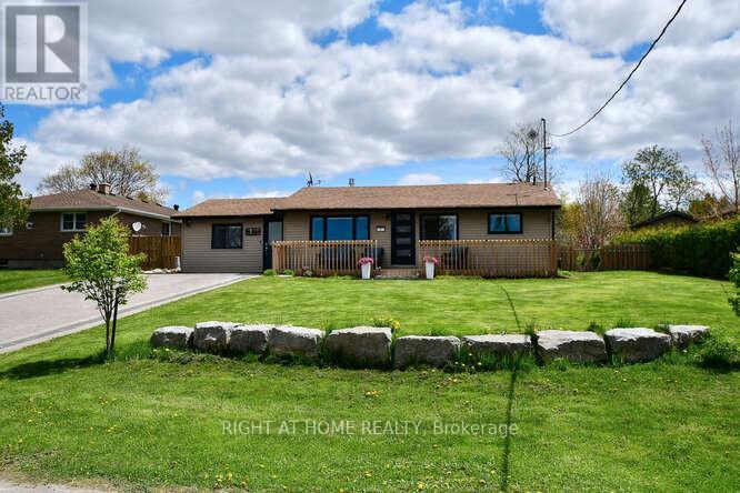 Property at 7 BAYVIEW CRESCENT image 1