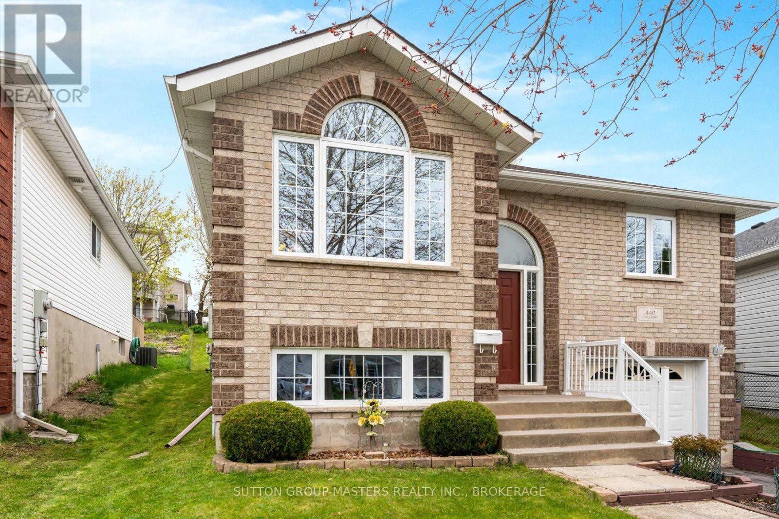Property at 440 DOLSHIRE STREET image 3