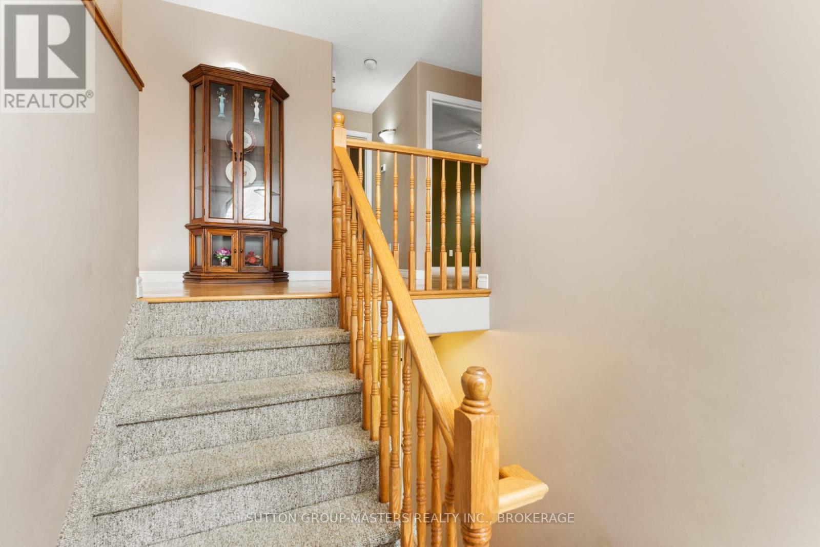 Property at 440 DOLSHIRE STREET image 4