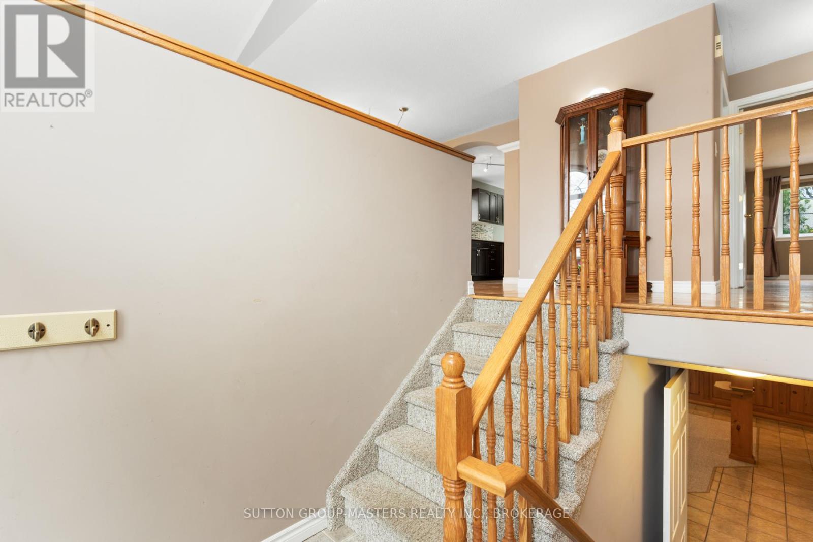 Property at 440 DOLSHIRE STREET image 5