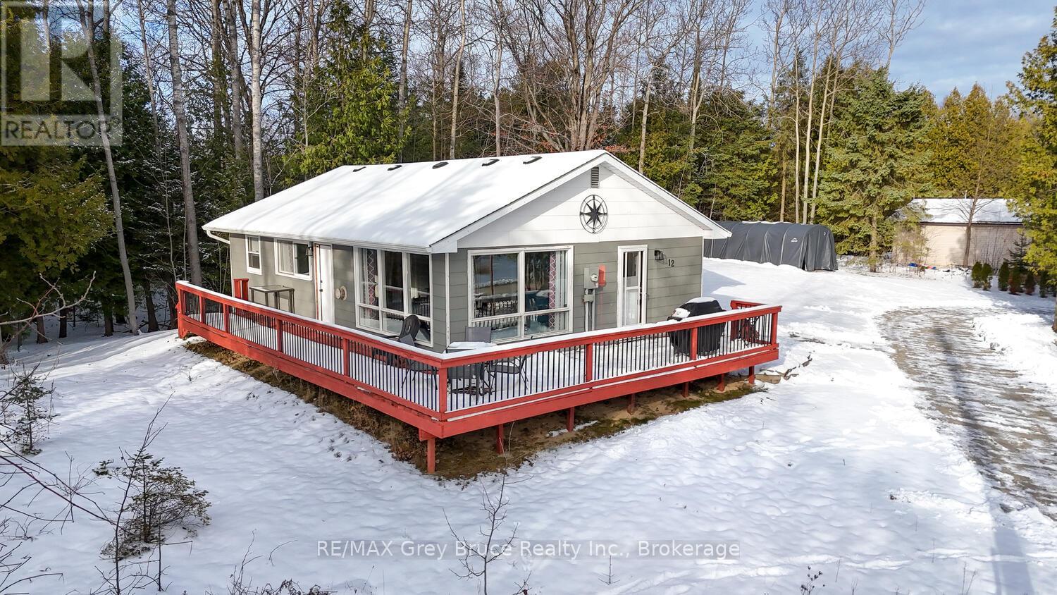 Property at 12 PIERCE STREET S image 3