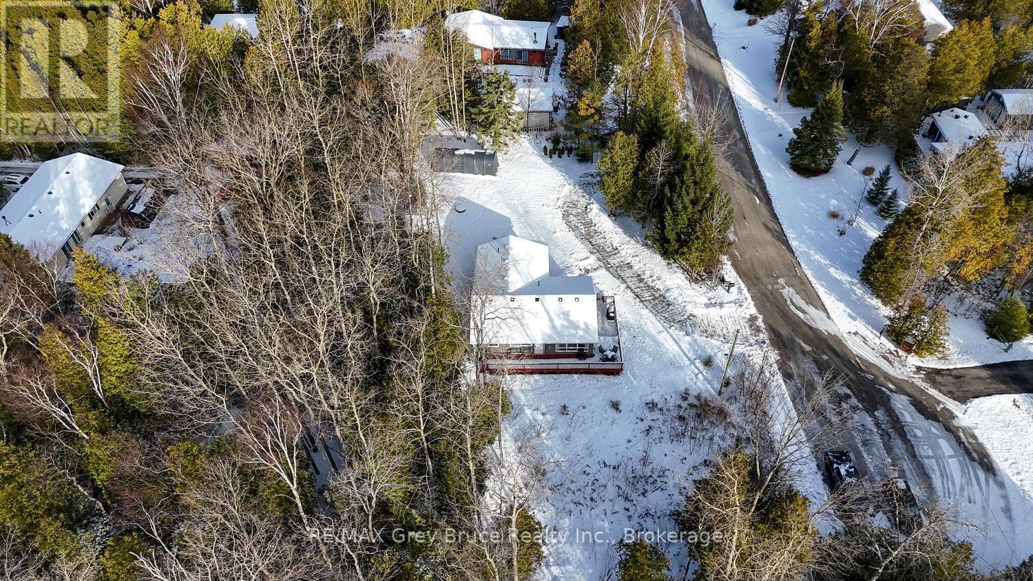 Property at 12 PIERCE STREET S image 1