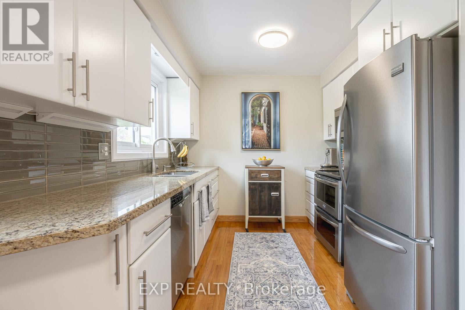 353 Siena Court, Oshawa, Ontario  L1J 6V5 - Photo 8 - E12082954