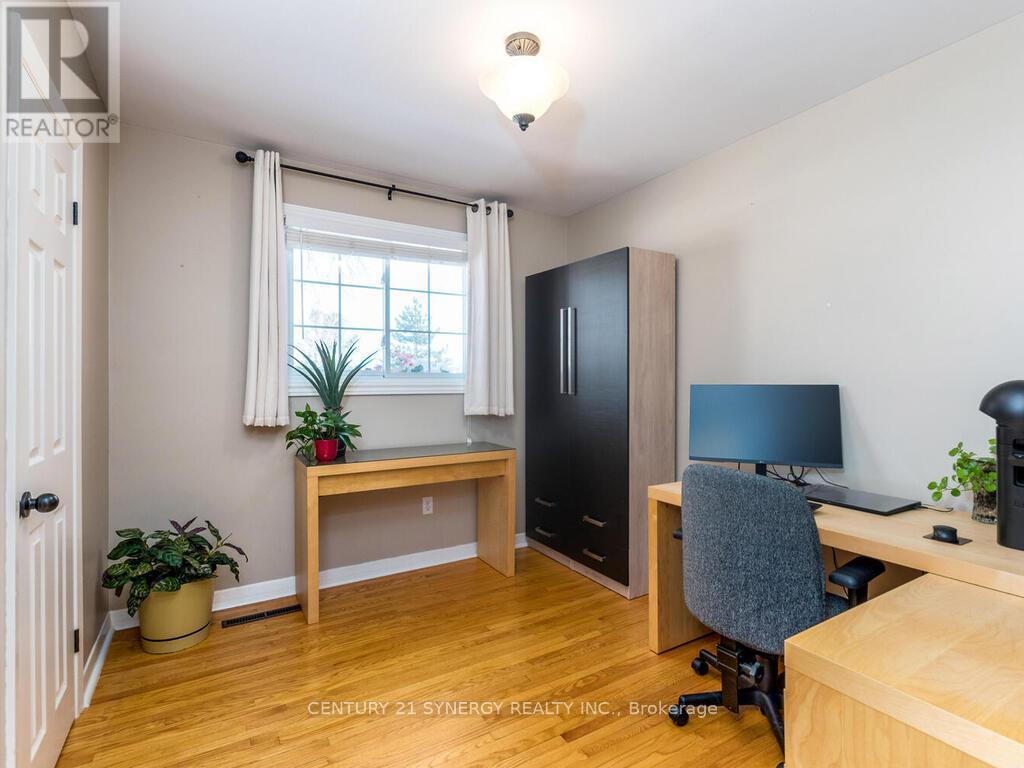 261 James Avenue, Renfrew, Ontario  K7V 2P1 - Photo 16 - X12058914