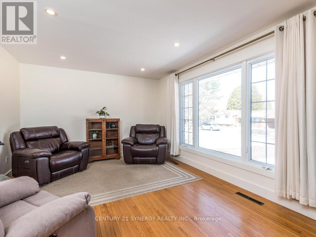 Property at 261 JAMES AVENUE image 4