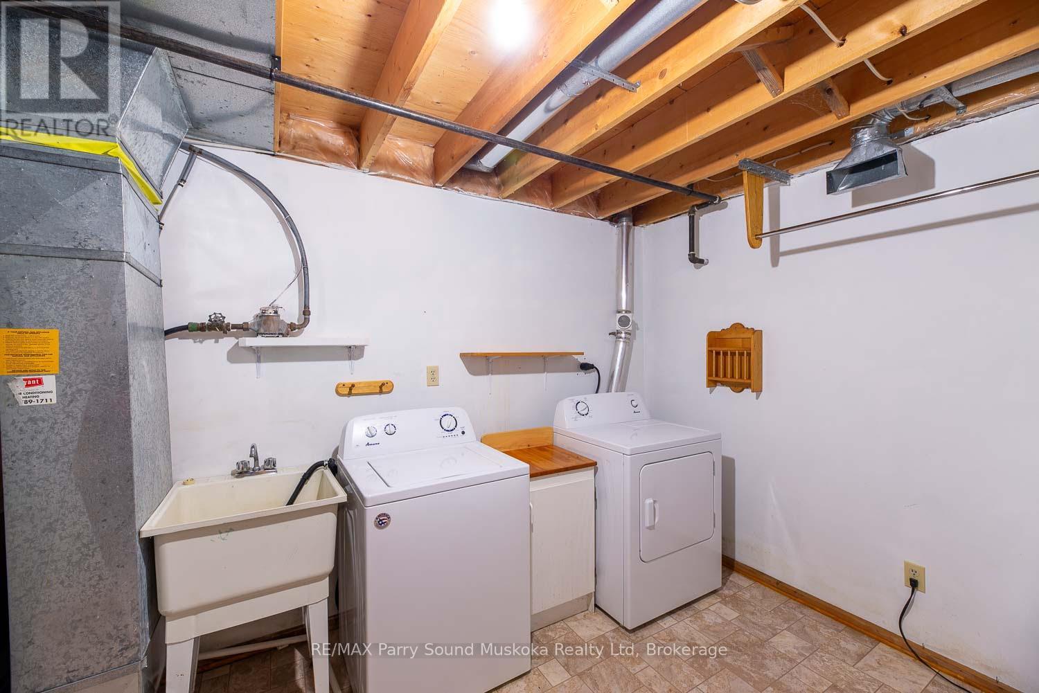 38 Yonge Street S, Huntsville (Chaffey), Ontario  P1B 1B1 - Photo 11 - X12140689