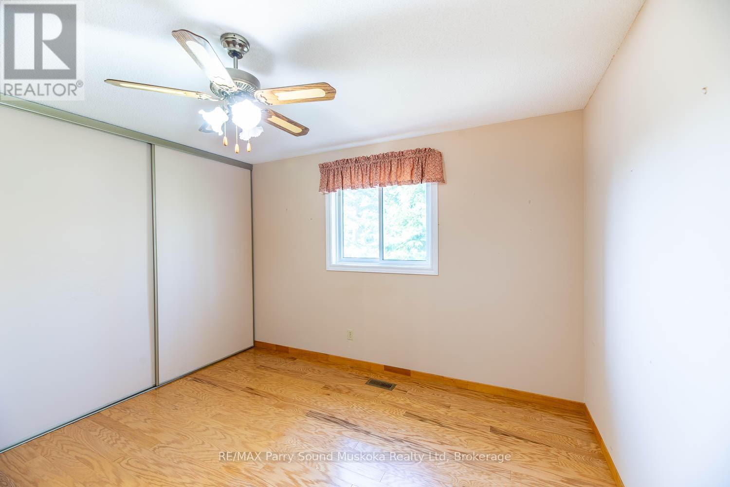 38 Yonge Street S, Huntsville (Chaffey), Ontario  P1B 1B1 - Photo 6 - X12140689