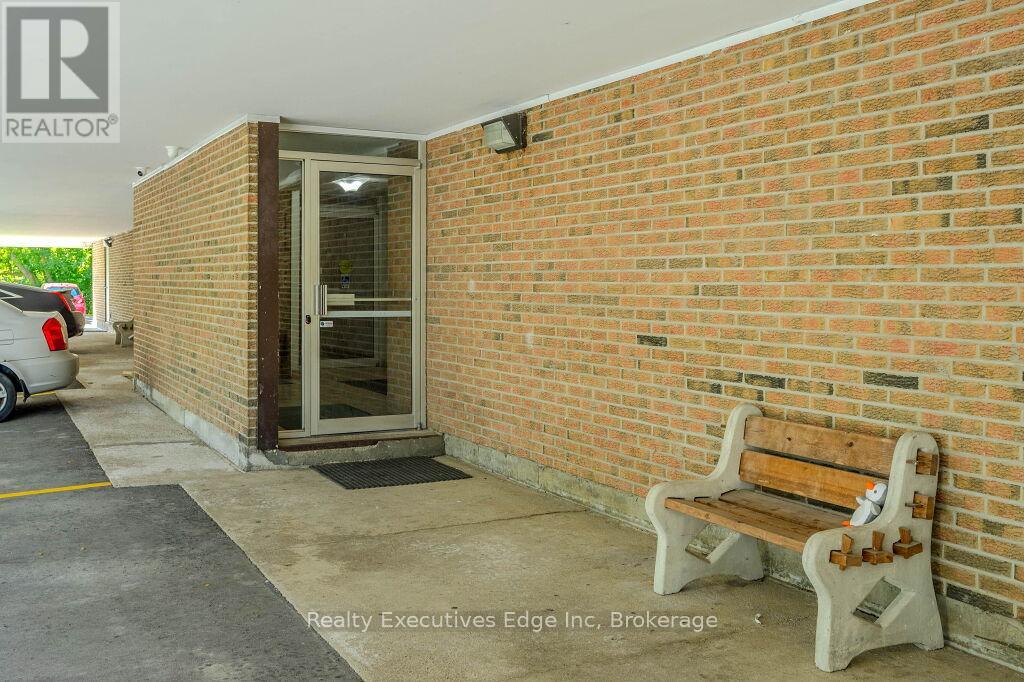 307 - 234 Willow Road, Guelph, Ontario  N1H 7C6 - Photo 3 - X12140697