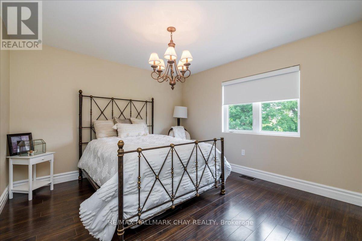 49 Hamilton Drive, Newmarket, Ontario  L3Y 3E7 - Photo 14 - N12140683