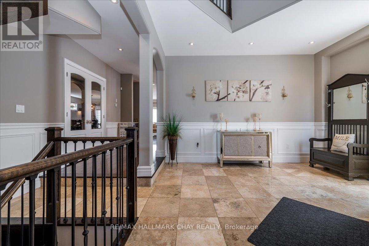 49 Hamilton Drive, Newmarket, Ontario  L3Y 3E7 - Photo 2 - N12140683