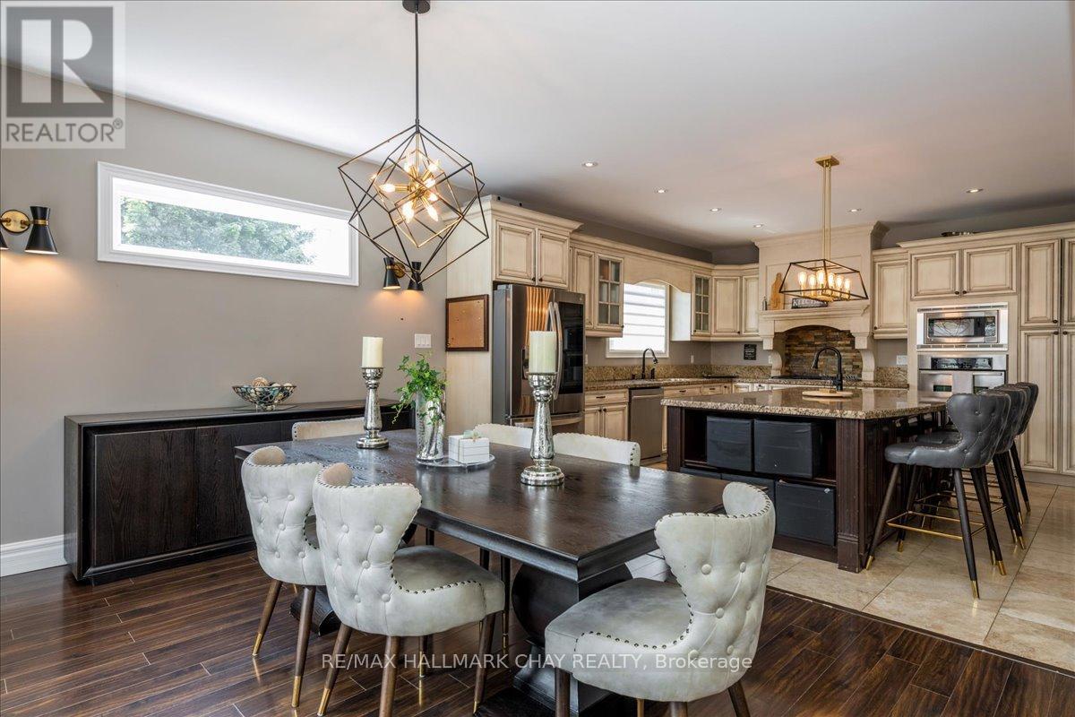 49 Hamilton Drive, Newmarket, Ontario  L3Y 3E7 - Photo 6 - N12140683
