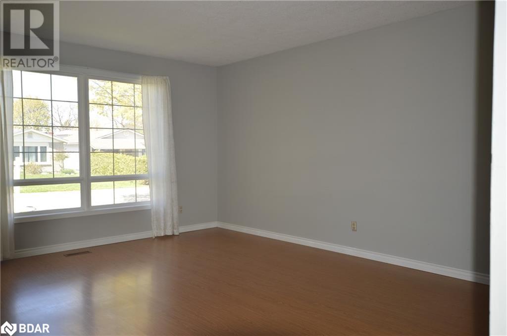 198 Pinedale Drive, Kitchener, Ontario  N2E 1K3 - Photo 3 - 40724250