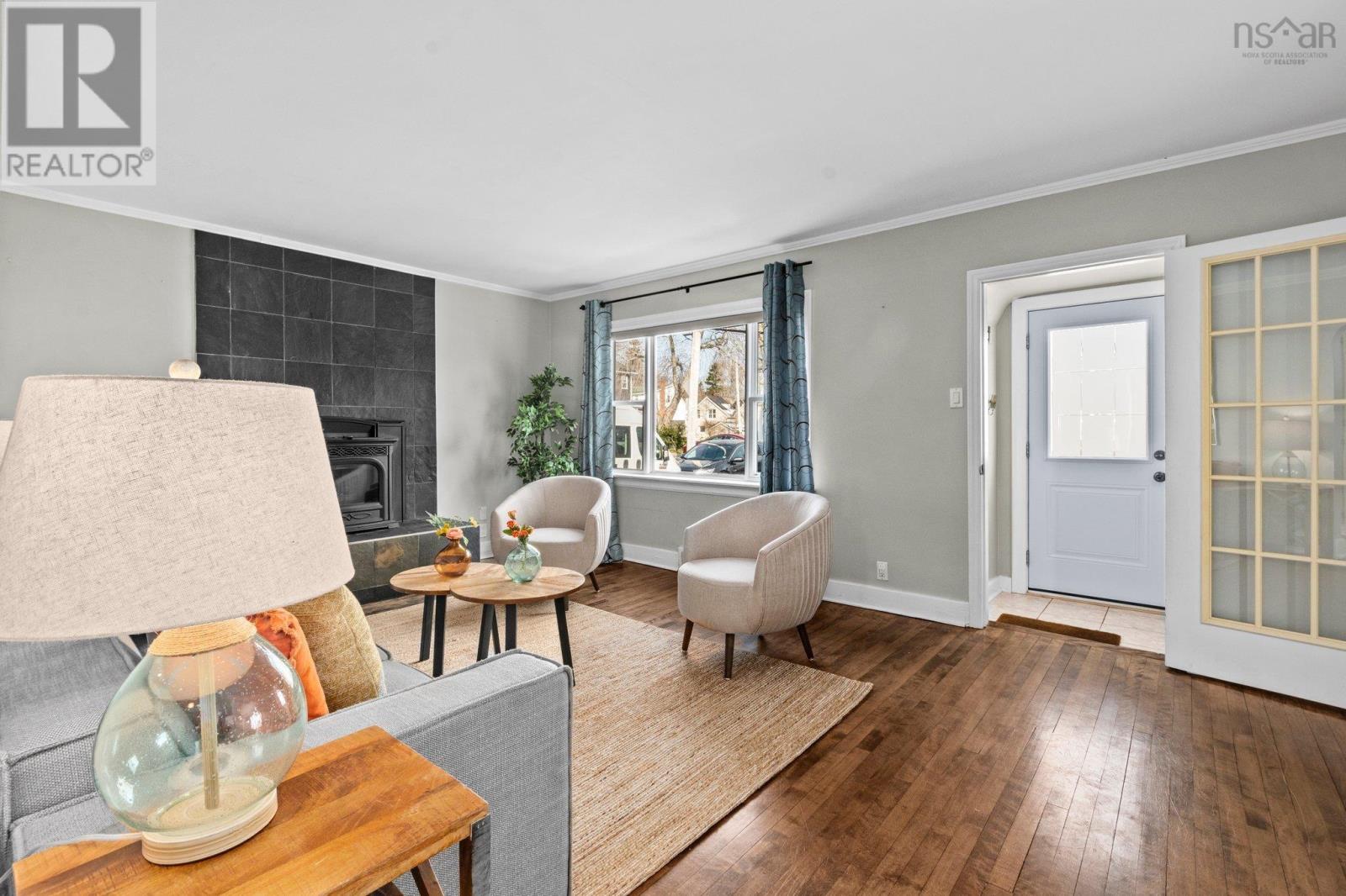 Property at 36 Arlington Avenue image 2