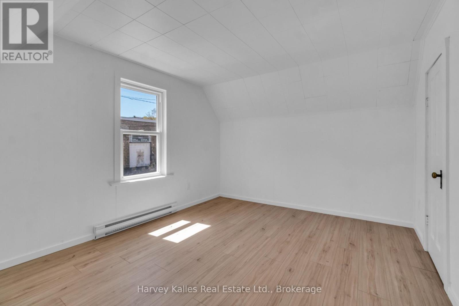 10 Caroline Street E, Huntsville, Ontario  P1H 2B4 - Photo 15 - X12136343