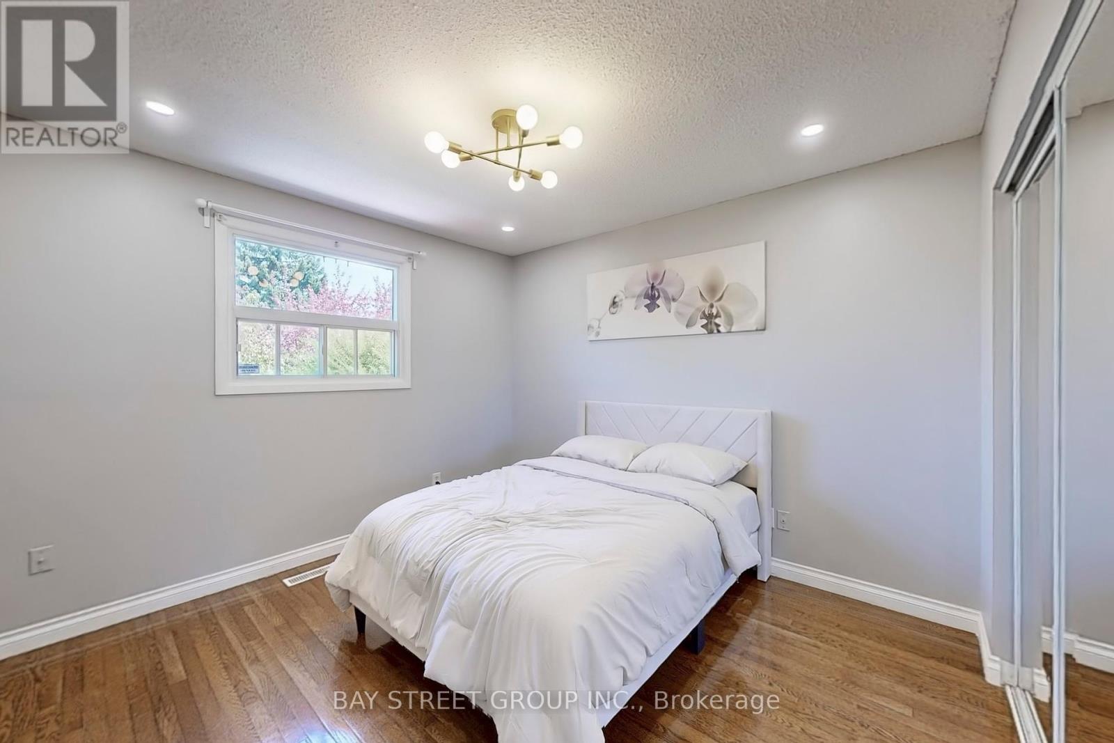 6119 Wabukayne Court, Mississauga, Ontario  L5N 2B1 - Photo 22 - W12140687