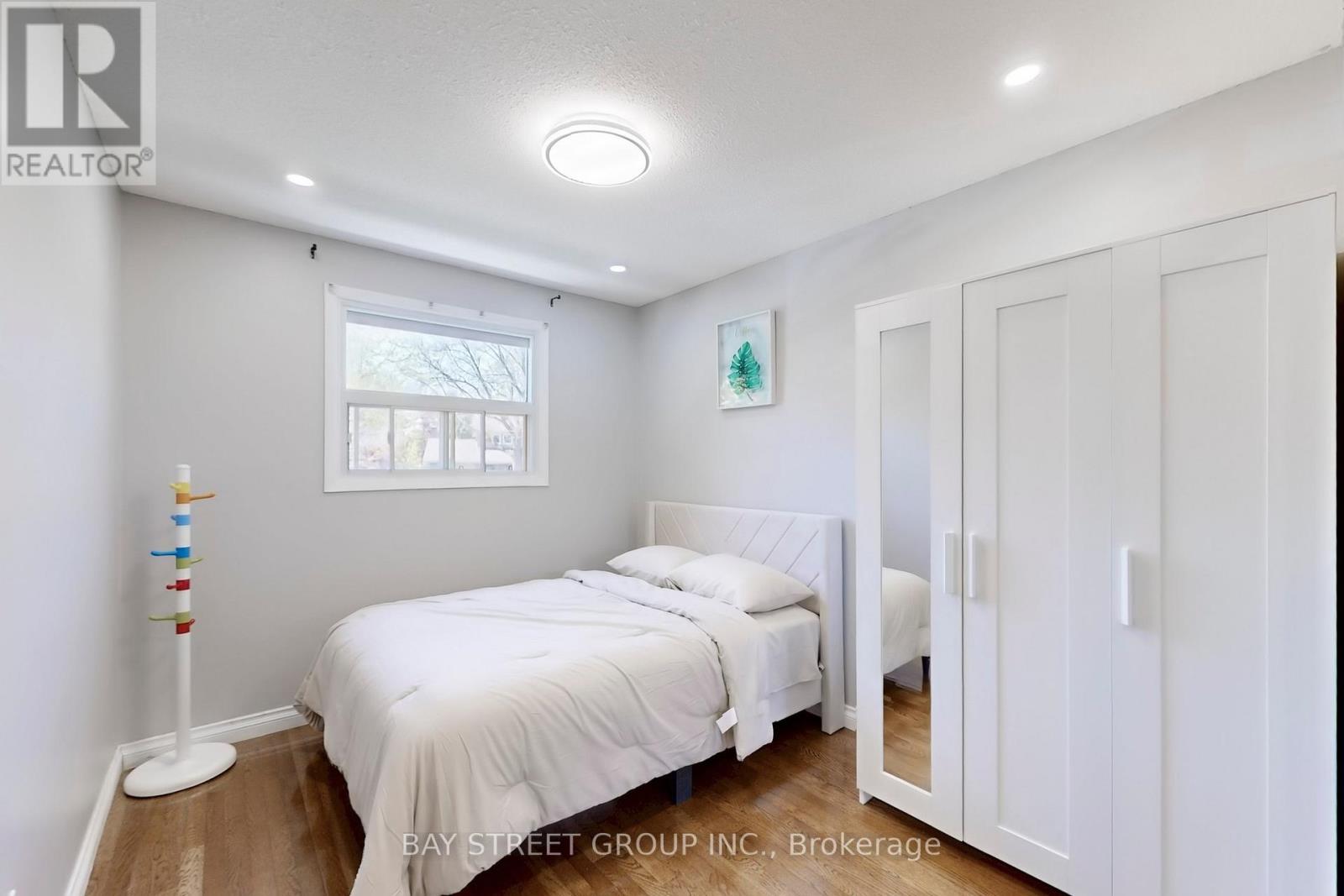 6119 Wabukayne Court, Mississauga, Ontario  L5N 2B1 - Photo 24 - W12140687