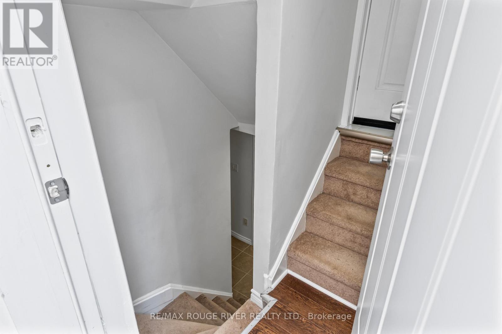2292 Chapman Court, Pickering, Ontario  L1X 2E5 - Photo 3 - E12109160