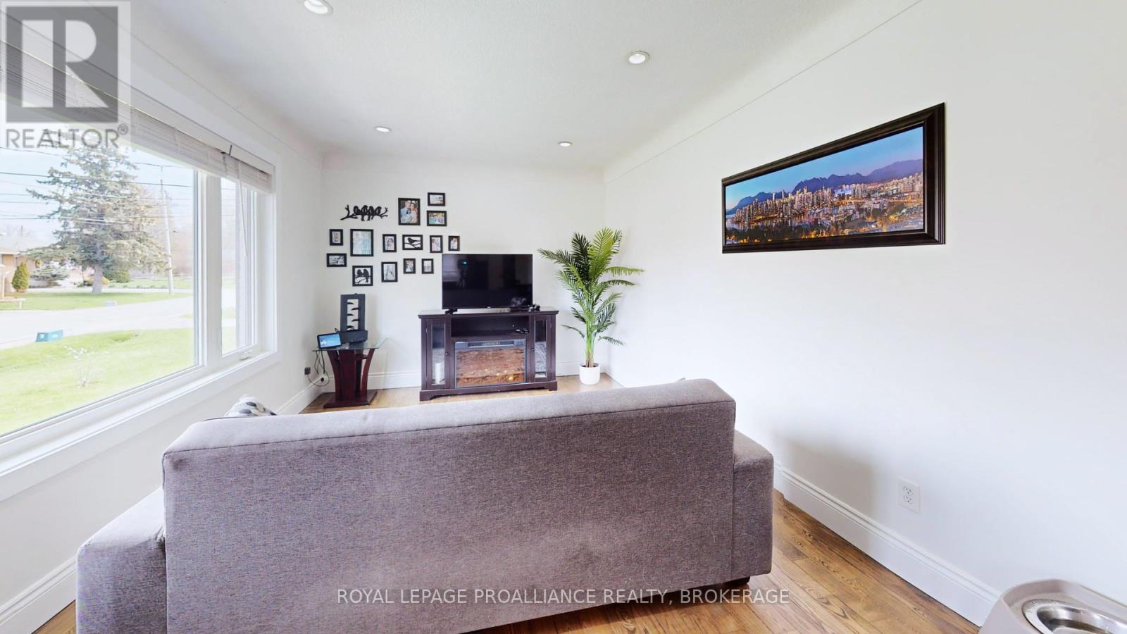 Property at 51 HYDE STREET image 3