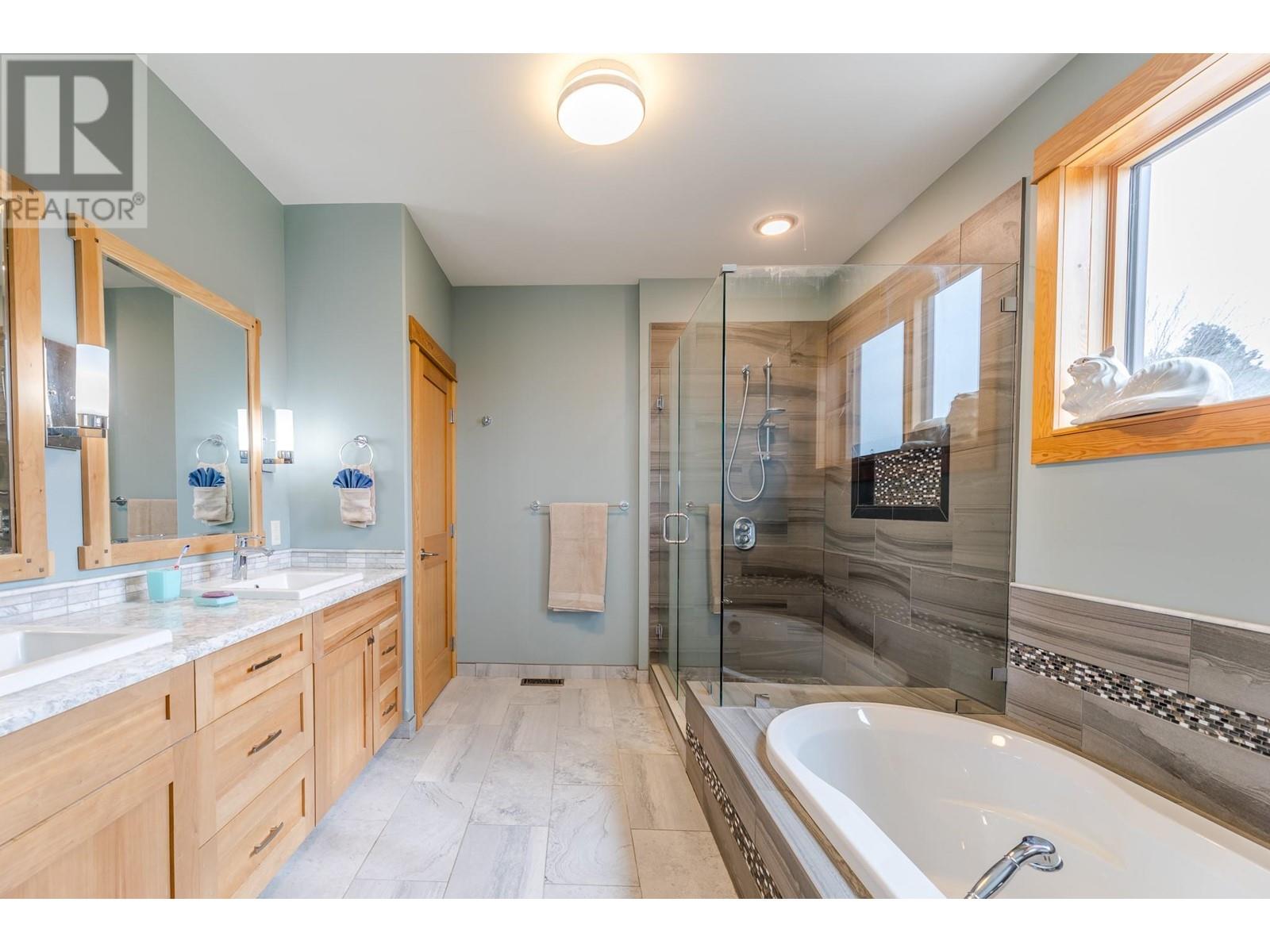 2765 Winifred Road, Naramata, British Columbia  V0H 1N1 - Photo 11 - 10347411