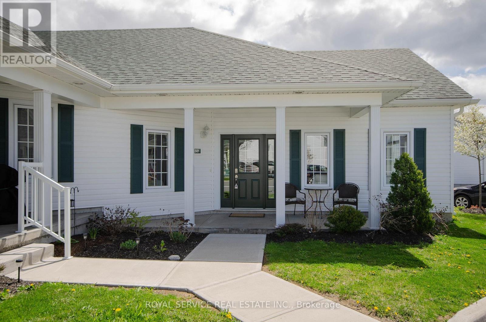 501 - 300 Croft Street, Port Hope, Ontario  L1A 0E1 - Photo 3 - X12140714
