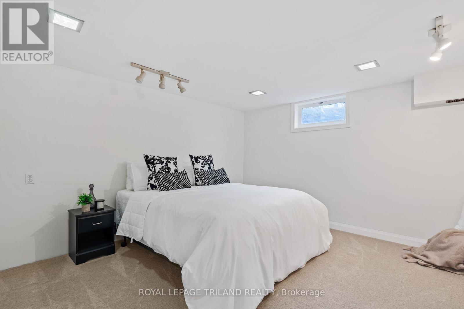 294 Grand View Avenue, London South, Ontario  N6K 2S9 - Photo 31 - X12140728