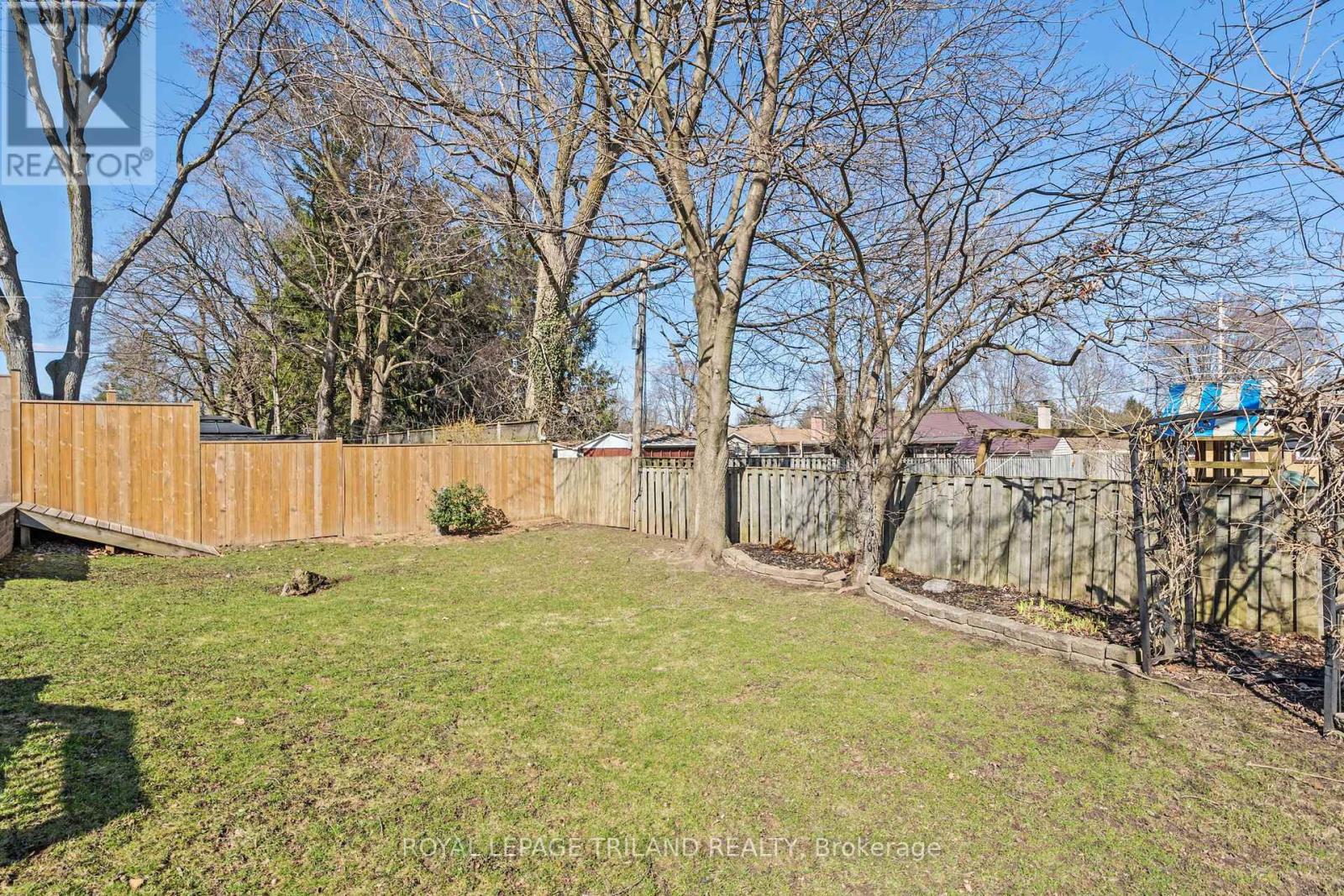 294 Grand View Avenue, London South, Ontario  N6K 2S9 - Photo 47 - X12140728