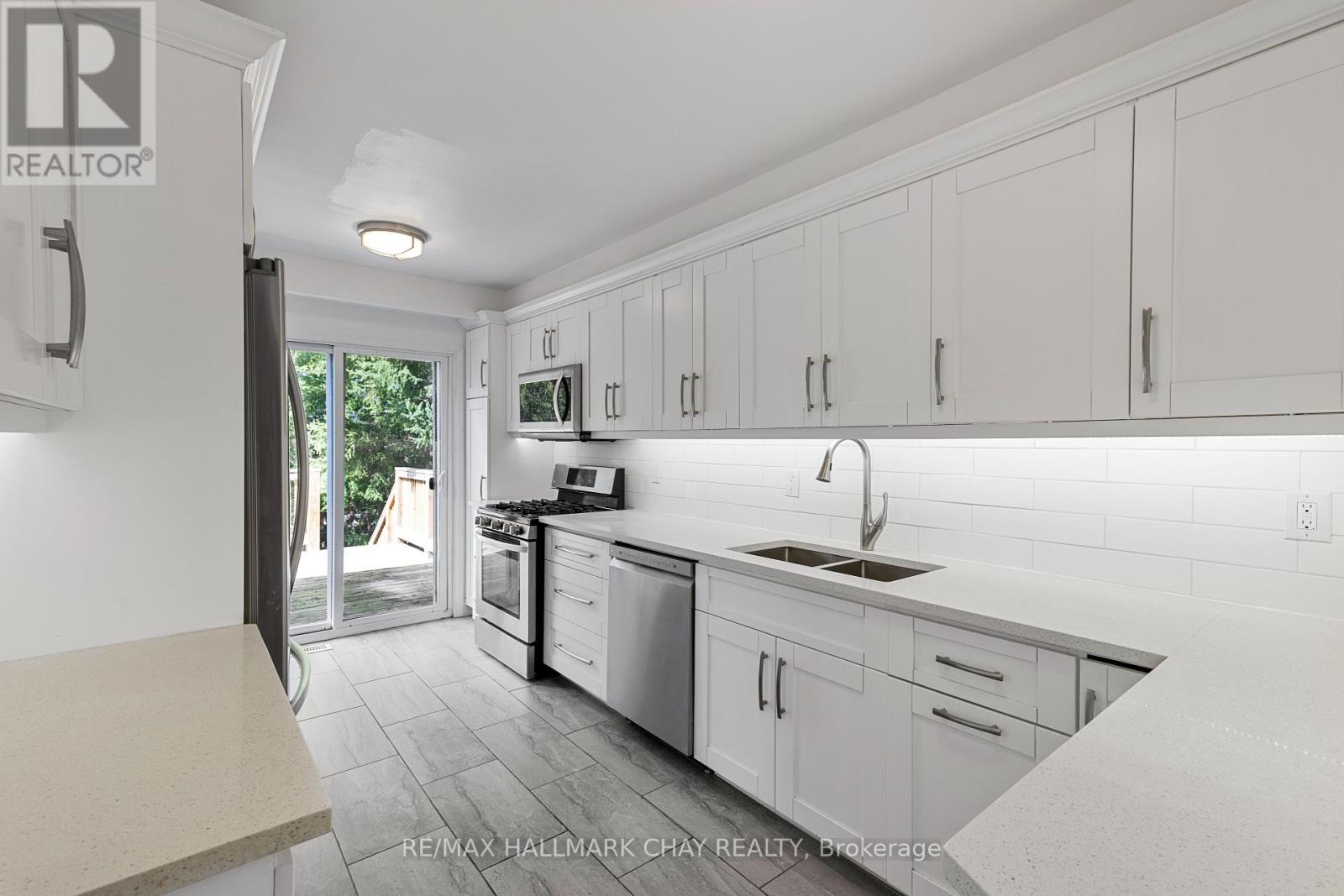 Property at 492 BRITANNIA AVENUE image 4