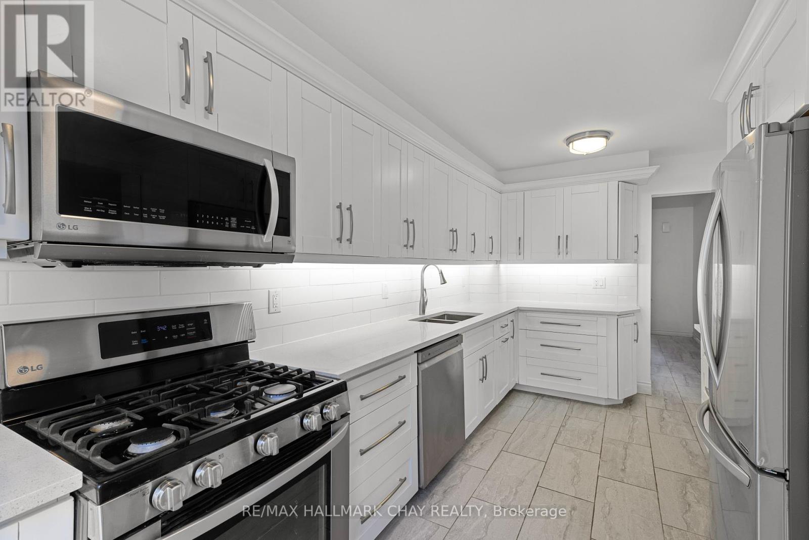 Property at 492 BRITANNIA AVENUE image 5