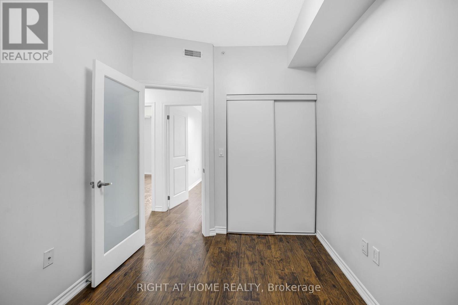 218 - 1077 Gordon Street, Guelph, Ontario  N1L 1H2 - Photo 25 - X12140542