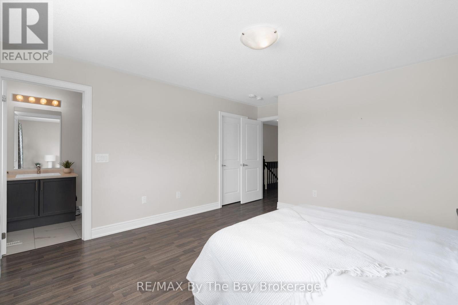 246 Atkinson Street, Clearview, Ontario  L0M 1S0 - Photo 16 - S12140722