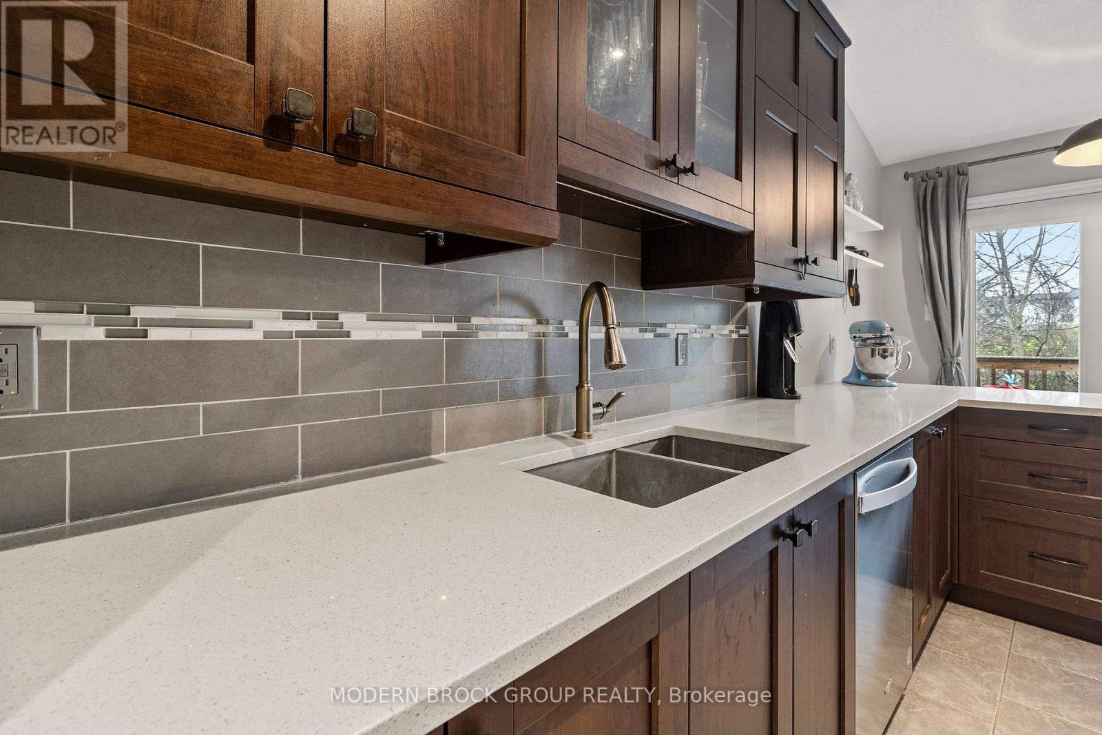 828 Maley Street, North Grenville, Ontario  K0G 1J0 - Photo 17 - X12140759