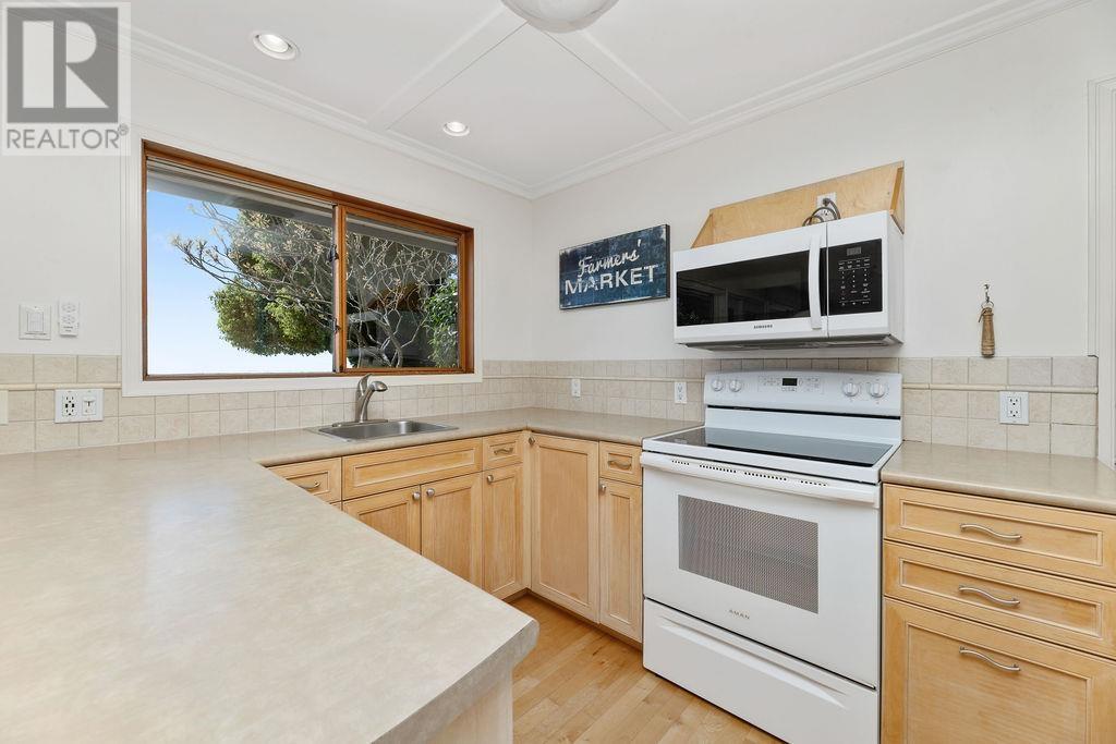 992 Stephens Road, Roberts Creek, British Columbia  V0N 2W4 - Photo 17 - R2997793