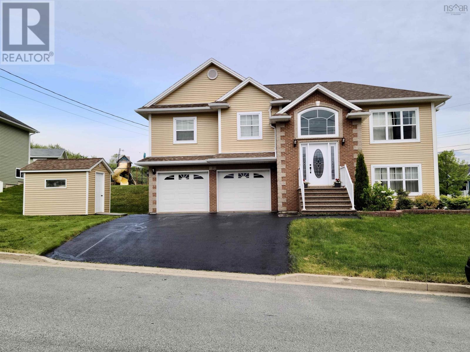 Property at 5 Lucy Court image 1