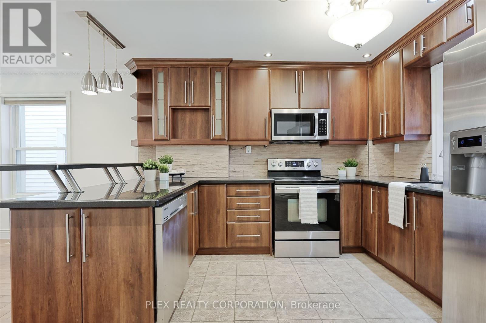 192 Coxwell Avenue, Toronto, Ontario  M4L 3B2 - Photo 12 - E12140747