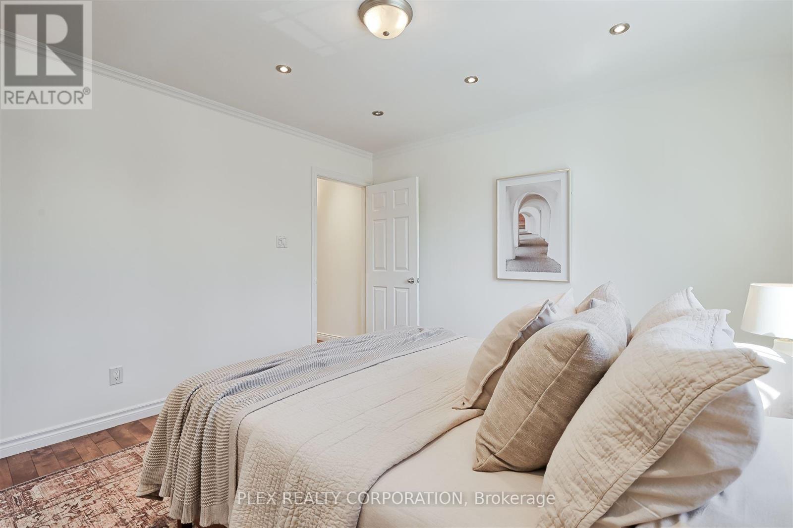 192 Coxwell Avenue, Toronto, Ontario  M4L 3B2 - Photo 21 - E12140747