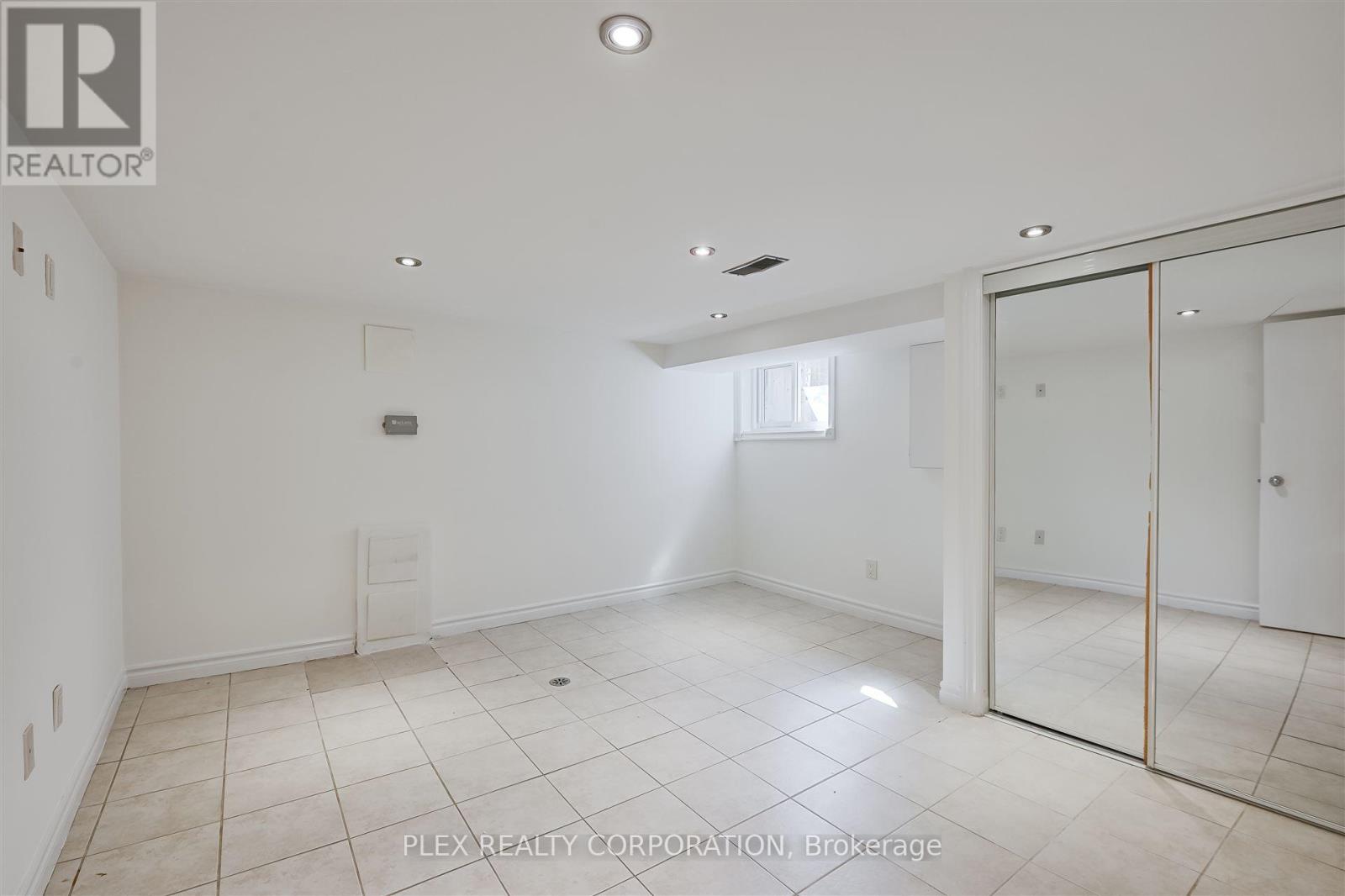 192 Coxwell Avenue, Toronto, Ontario  M4L 3B2 - Photo 29 - E12140747