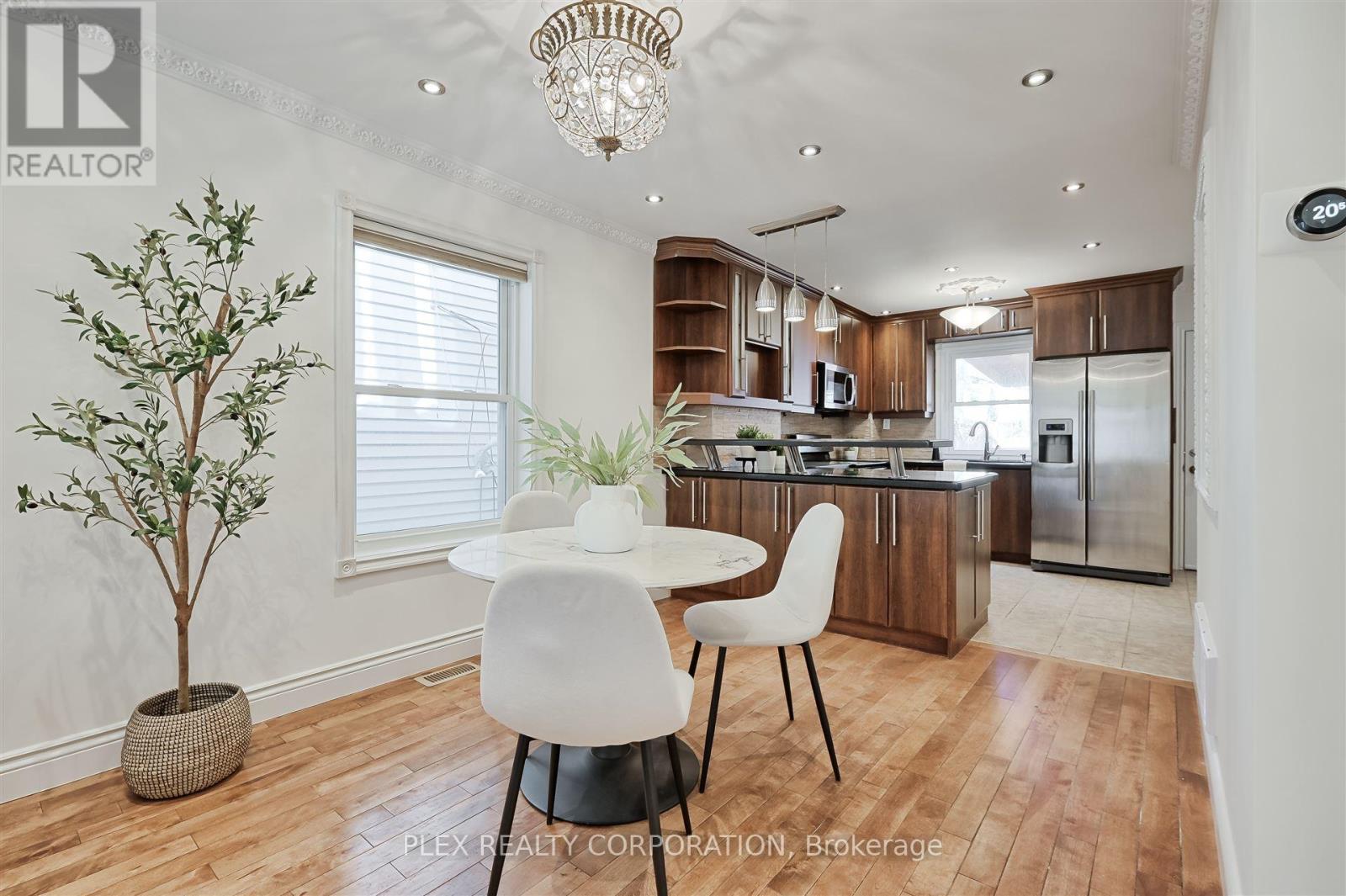 192 Coxwell Avenue, Toronto, Ontario  M4L 3B2 - Photo 8 - E12140747