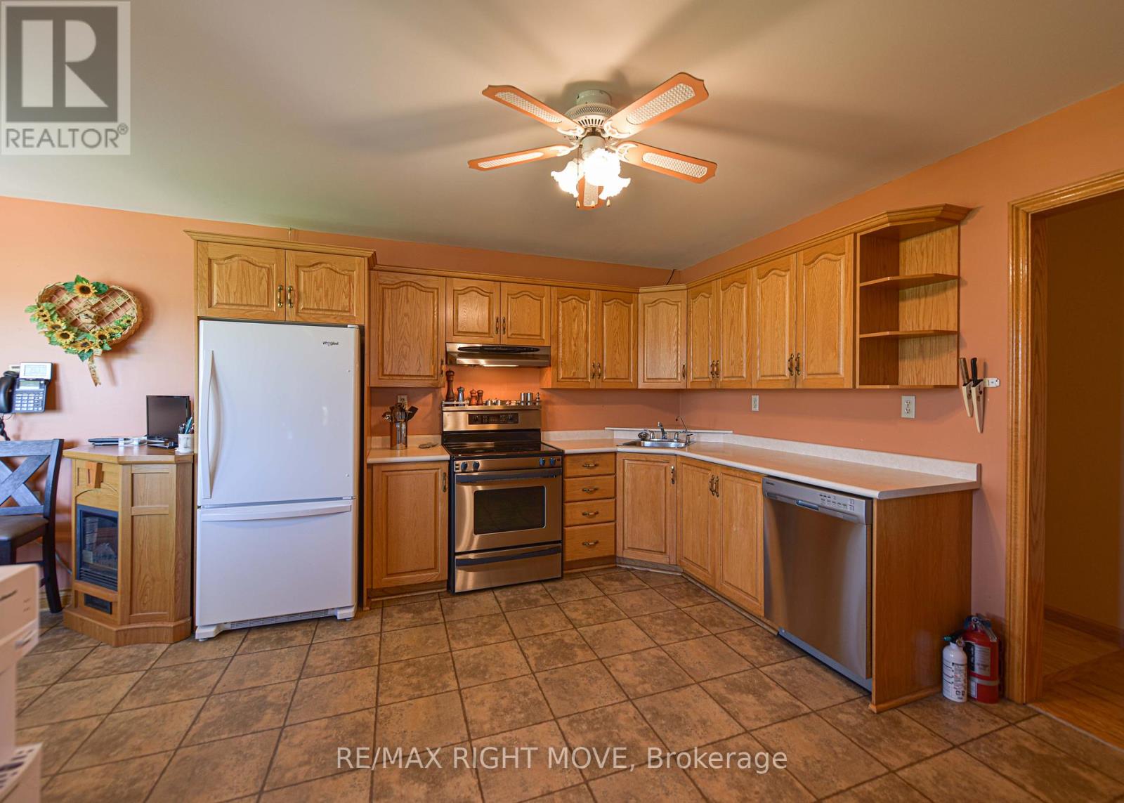 2723 Monck Road, Ramara, Ontario  L3V 0P6 - Photo 12 - S12140762