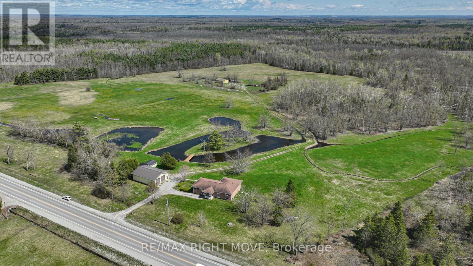 2723 Monck Road, Ramara, Ontario  L3V 0P6 - Photo 2 - S12140762