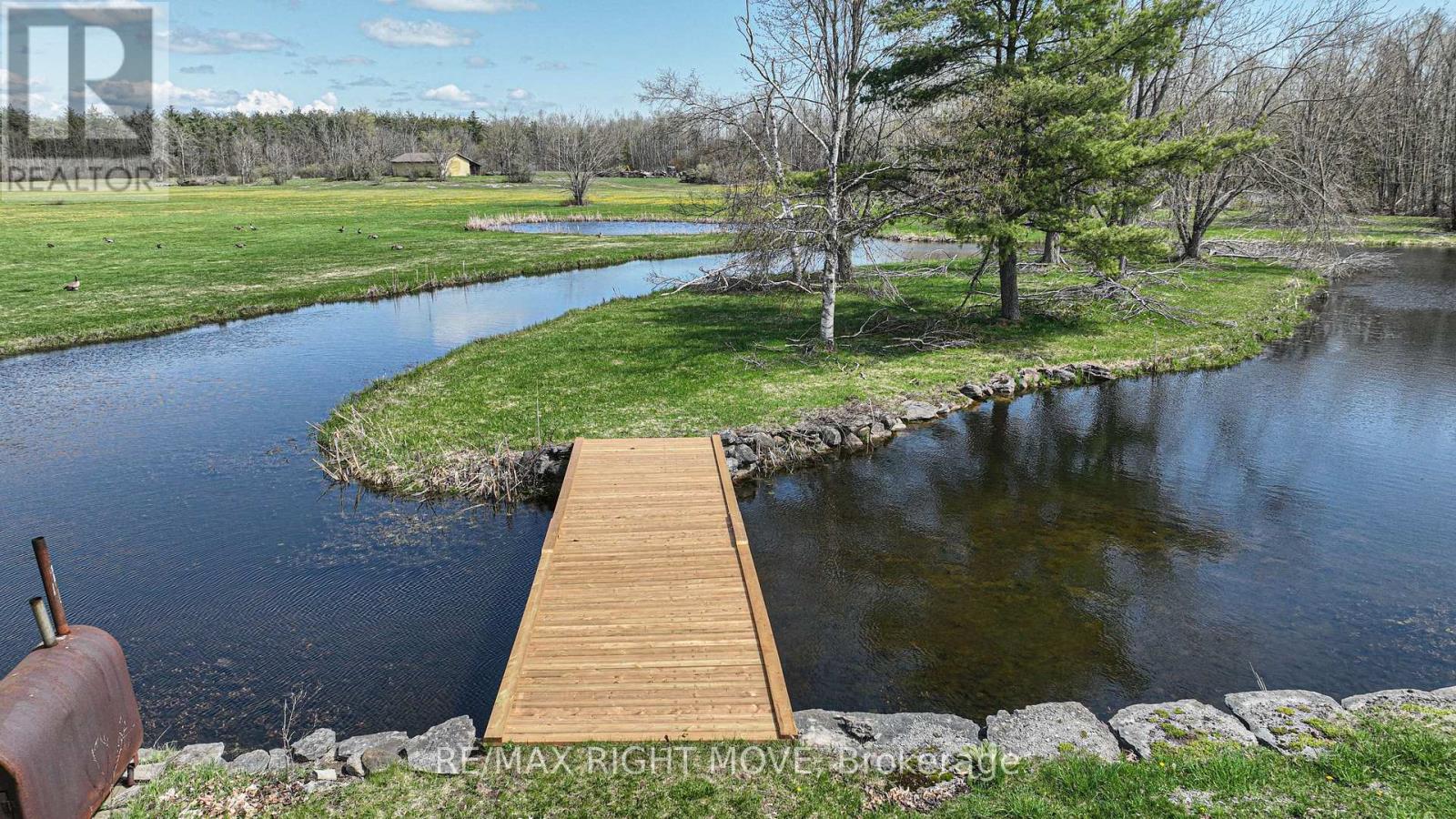 2723 Monck Road, Ramara, Ontario  L3V 0P6 - Photo 4 - S12140762