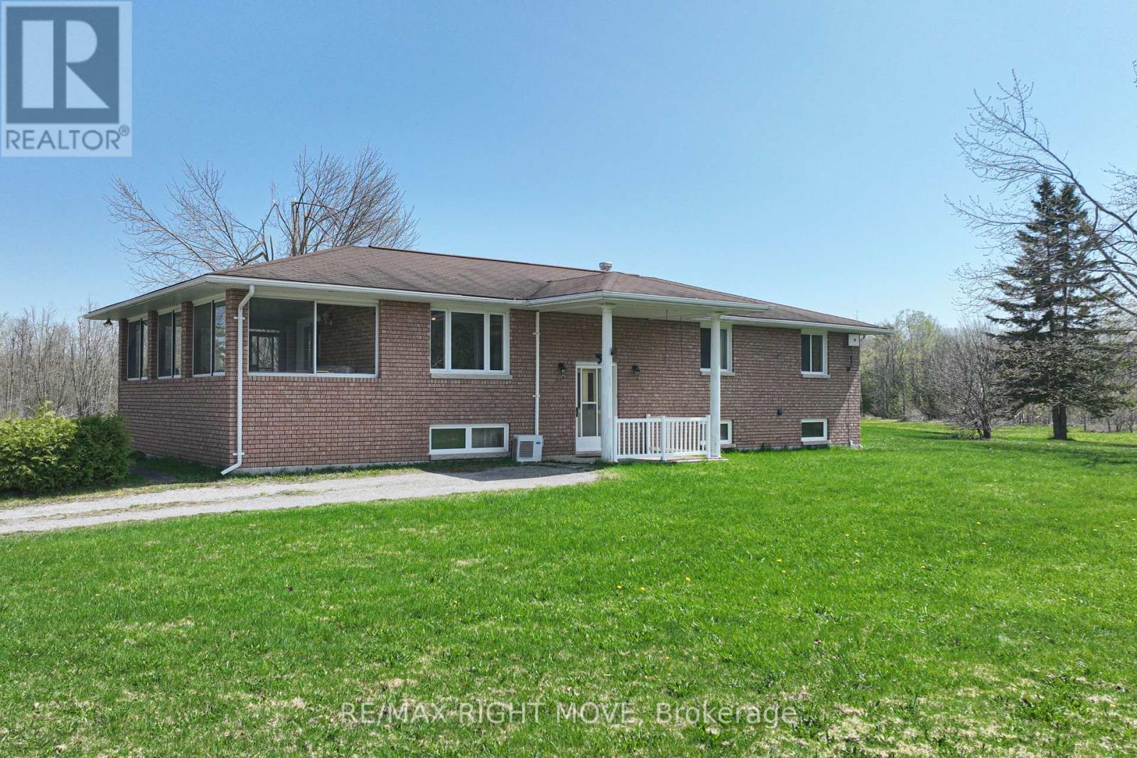 2723 Monck Road, Ramara, Ontario  L3V 0P6 - Photo 6 - S12140762