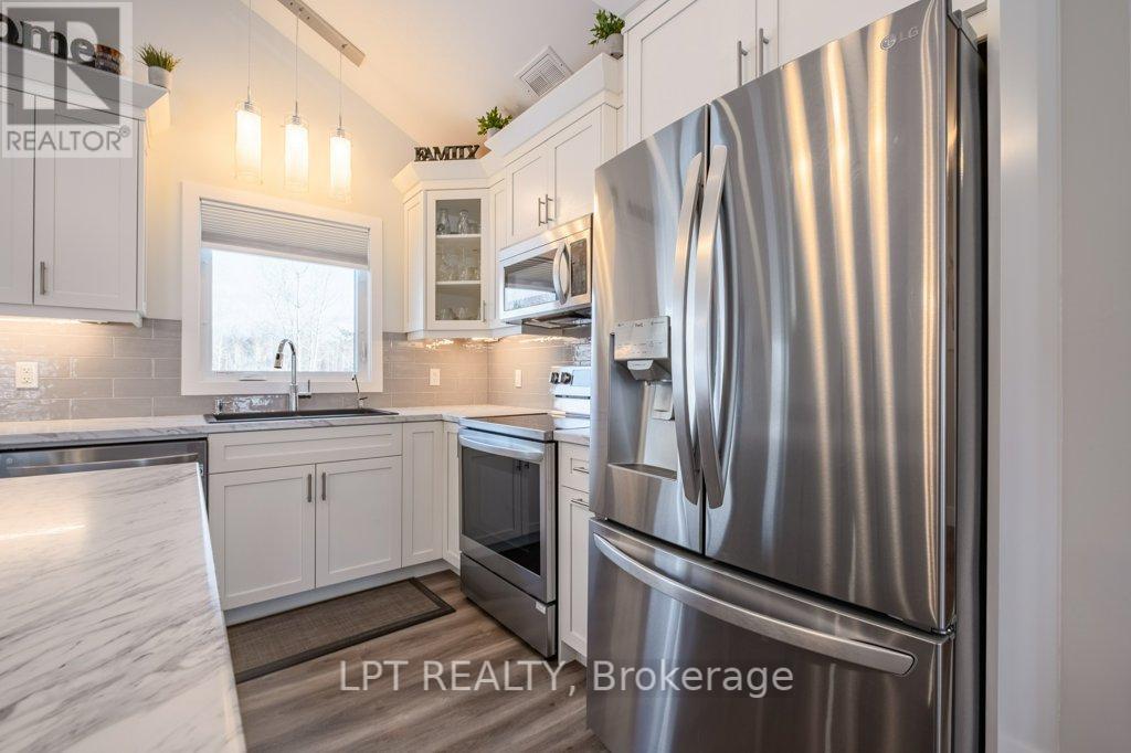 9517 County Road 42 Road, Rideau Lakes, Ontario  K0G 1X0 - Photo 10 - X12135013