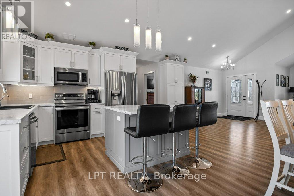 9517 County Road 42 Road, Rideau Lakes, Ontario  K0G 1X0 - Photo 12 - X12135013