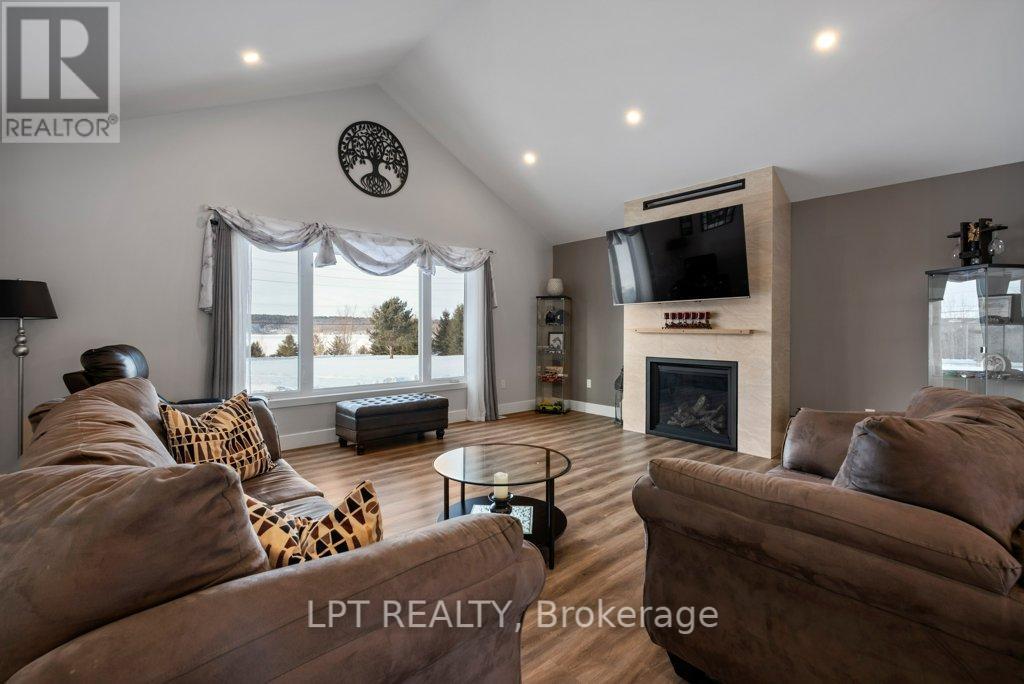 9517 County Road 42 Road, Rideau Lakes, Ontario  K0G 1X0 - Photo 8 - X12135013